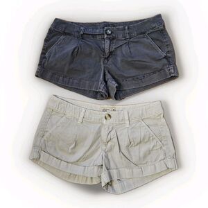 american eagle women 00 Pleated Micro Shorts Khaki Gray Booty Y2K
